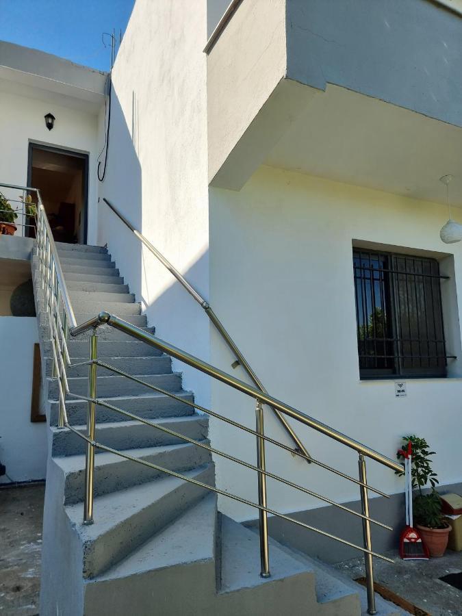 Guest House Vila Elezi Durres Exterior photo